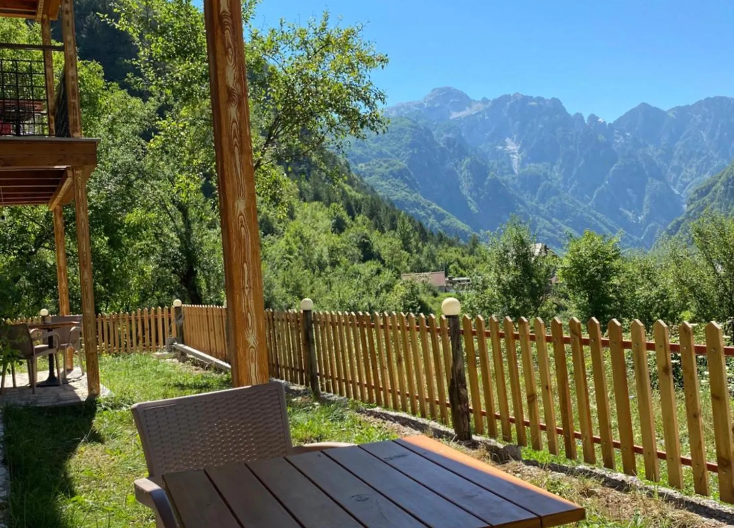 ****  Hotel Jezerca Theth Albanië
