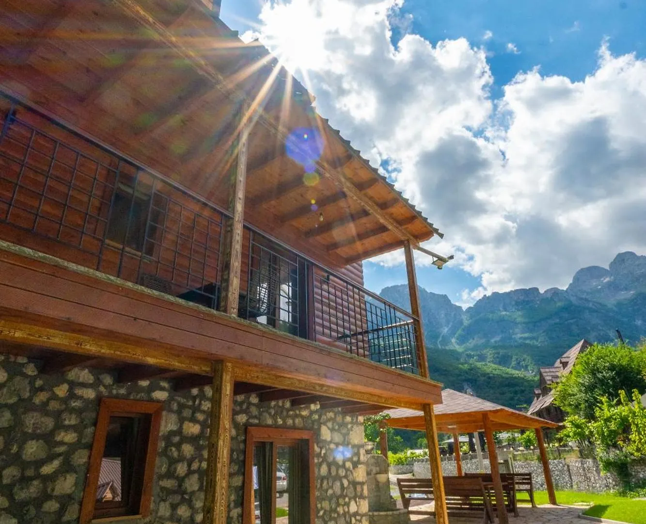 טת Gegest Hotel 4*,