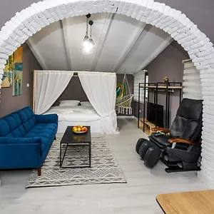 https://studio-apartments-vila-24.hotels-in-tirana.com