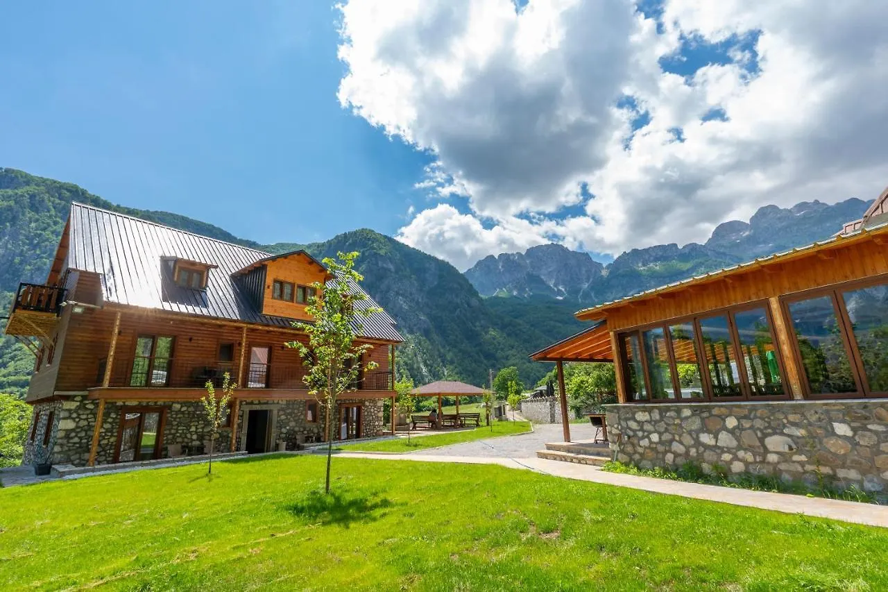 Gegest Hotel Тети