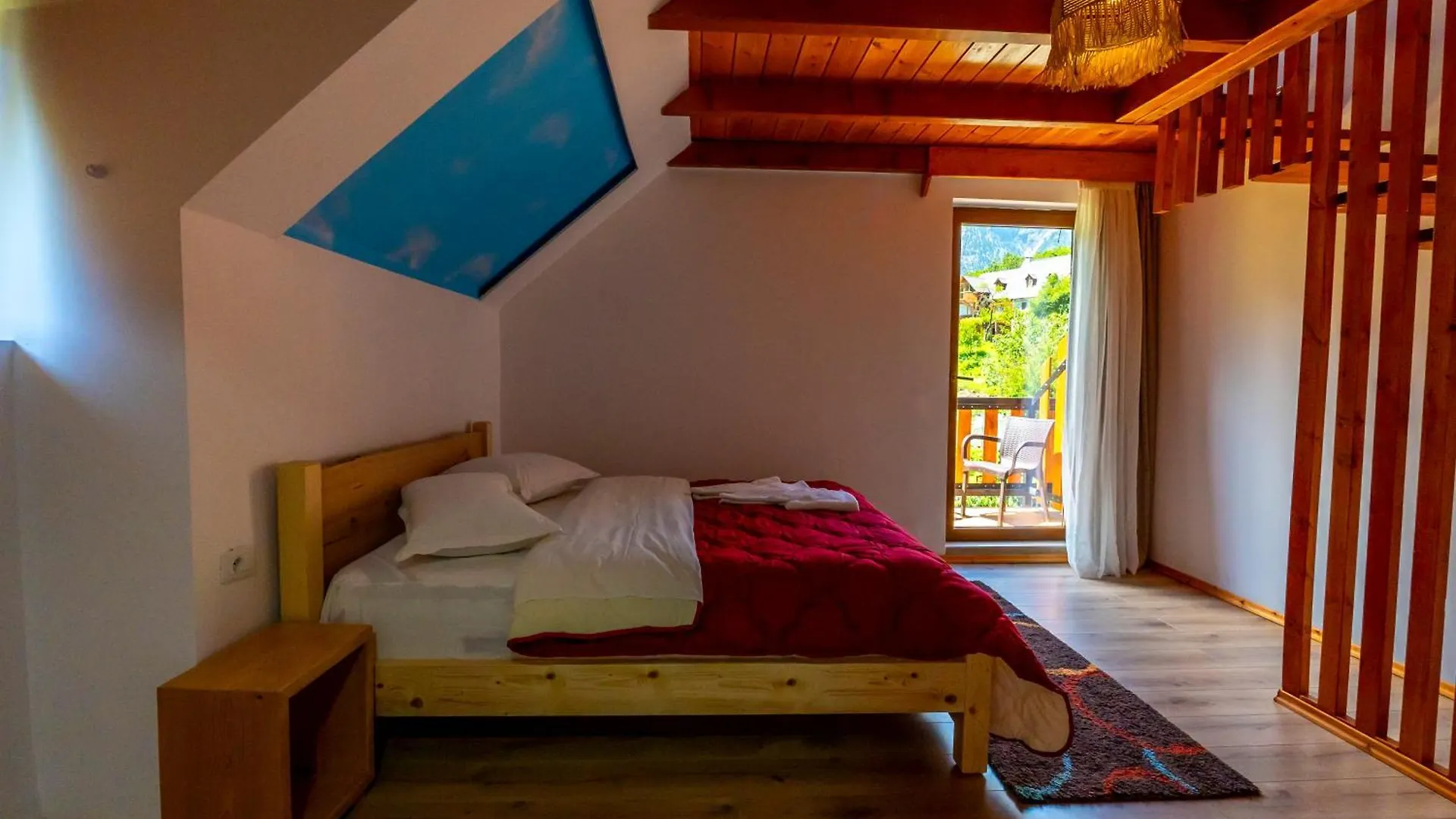 Gegest Hotel Тети